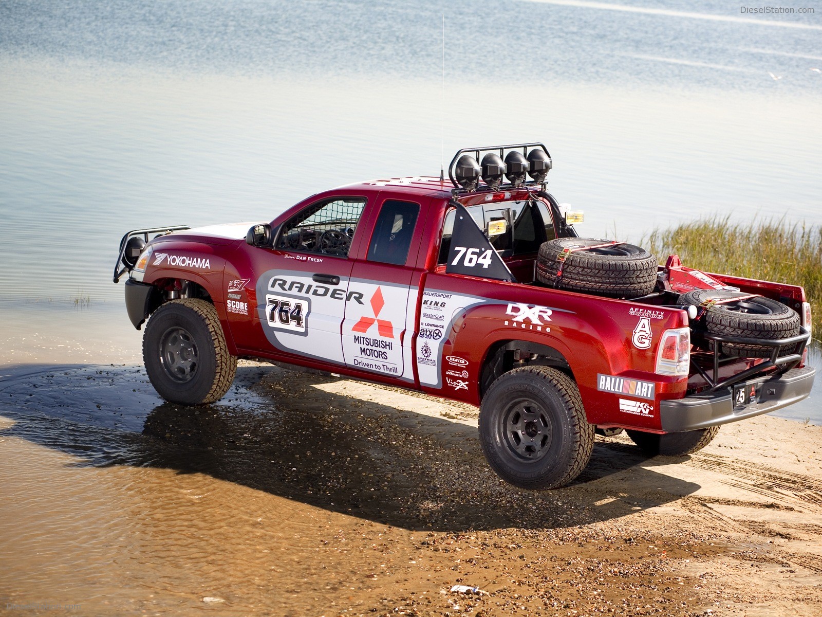 Mitsubishi Baja Raider